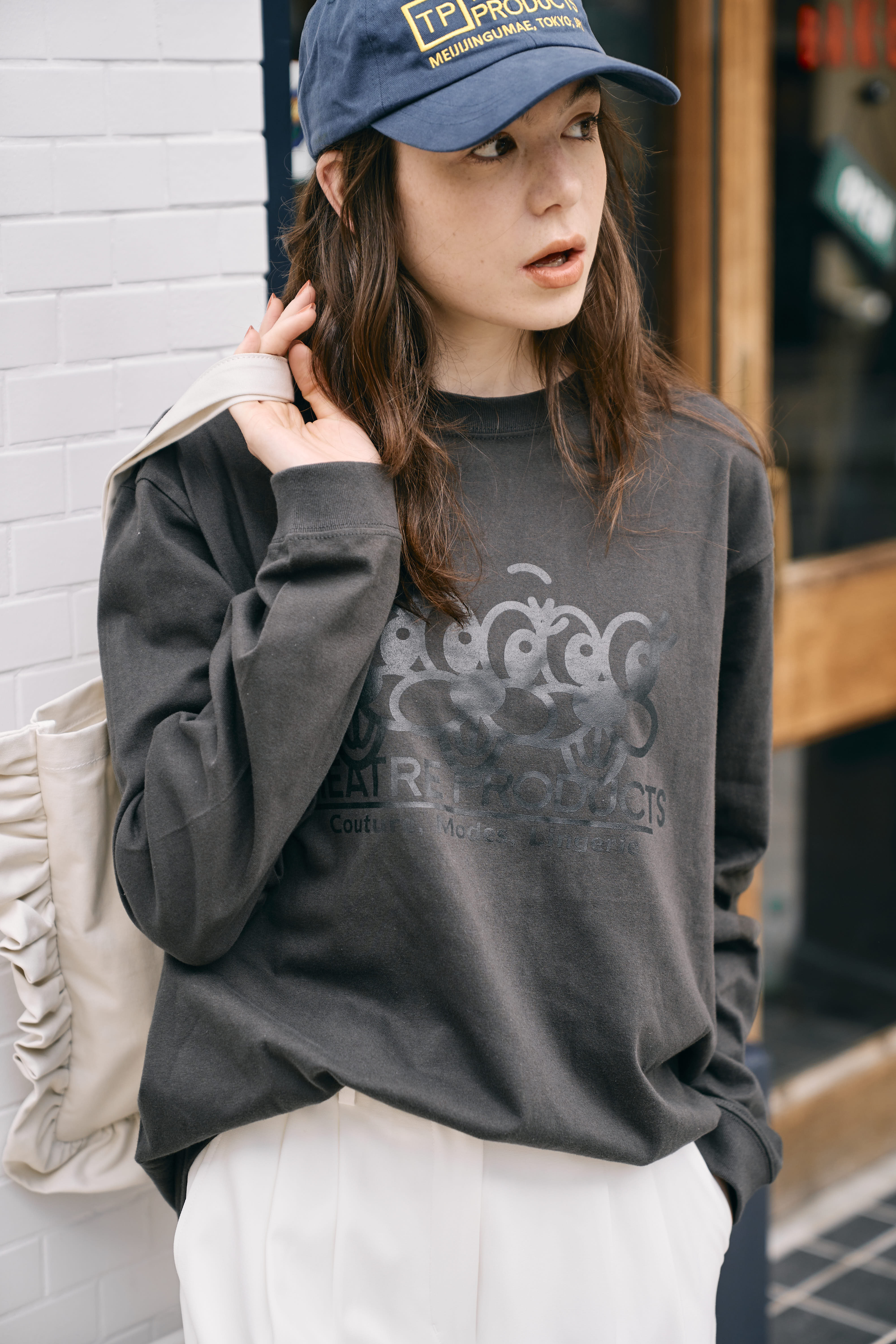 ovgo Baker × THEATRE PRODUCTS collaboration character print long sleeve T-shirt